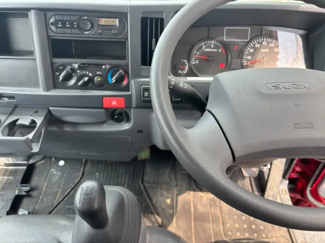 いすゞ エルフ TPG-NJR85AD(2WD)の写真24