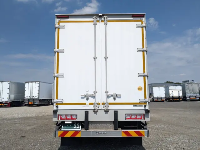 UD クオン 2PG-CD5CA(6x2)の写真6