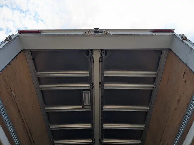 UD クオン 2PG-CD5CA(6x2)の写真11