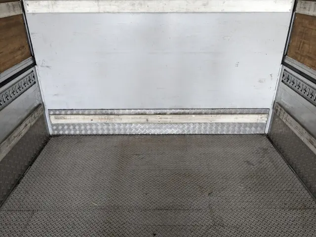 UD クオン 2PG-CD5CA(6x2)の写真14