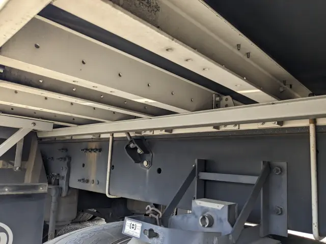 UD クオン 2PG-CD5CA(6x2)の写真22