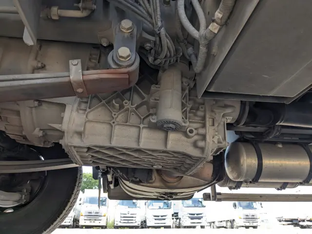 UD クオン 2PG-CD5CA(6x2)の写真25