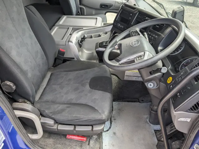 UD クオン 2PG-CD5CA(6x2)の写真38