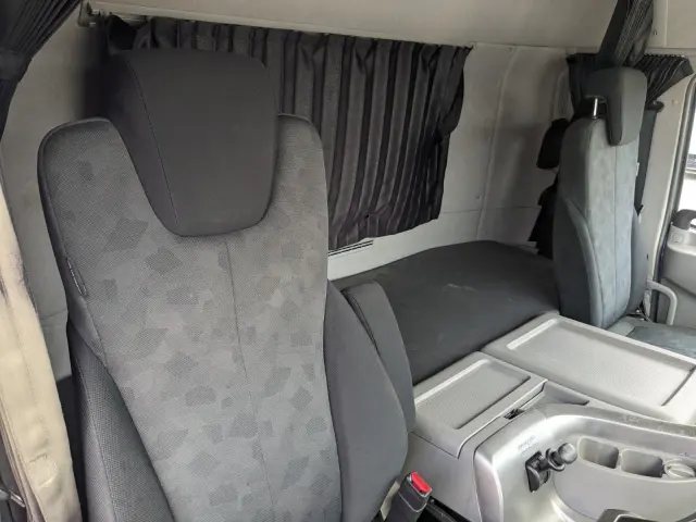 UD クオン 2PG-CD5CA(6x2)の写真40