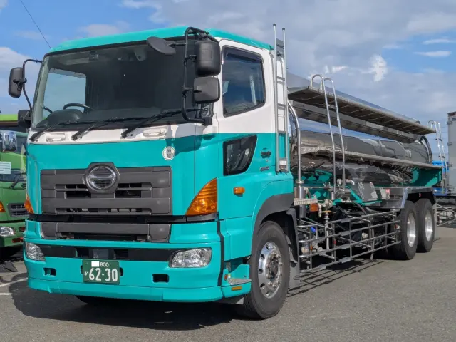 日野 プロフィア QPG-FR1AXEG(6x2)の写真1