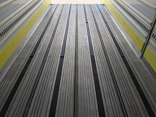 日野 レンジャー 2KG-FC2ABG(2WD)の写真24