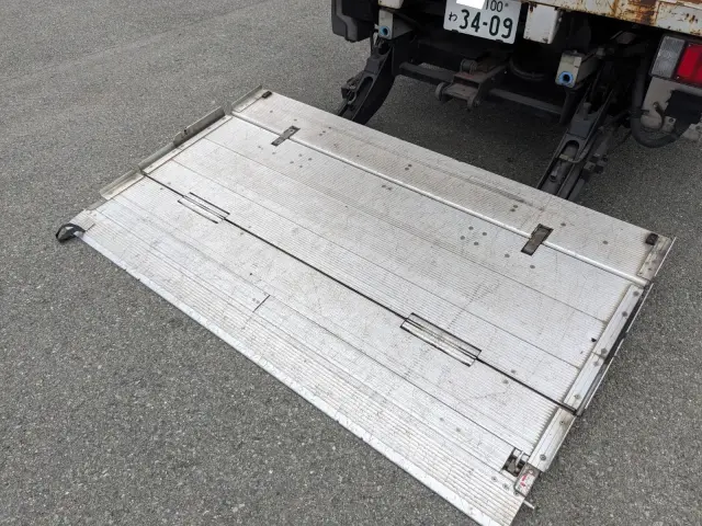 いすゞ エルフ SKG-NPR85AN(2WD)の写真32