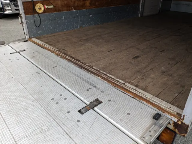 いすゞ エルフ SKG-NPR85AN(2WD)の写真33