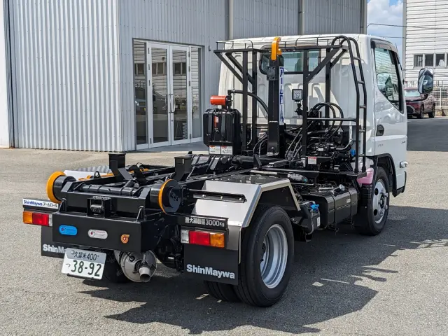 三菱 キャンター 2RG-FBAV0(2WD)の写真5