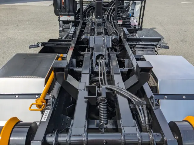 三菱 キャンター 2RG-FBAV0(2WD)の写真16