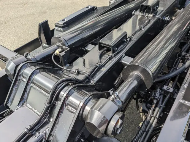 三菱 キャンター 2RG-FBAV0(2WD)の写真17