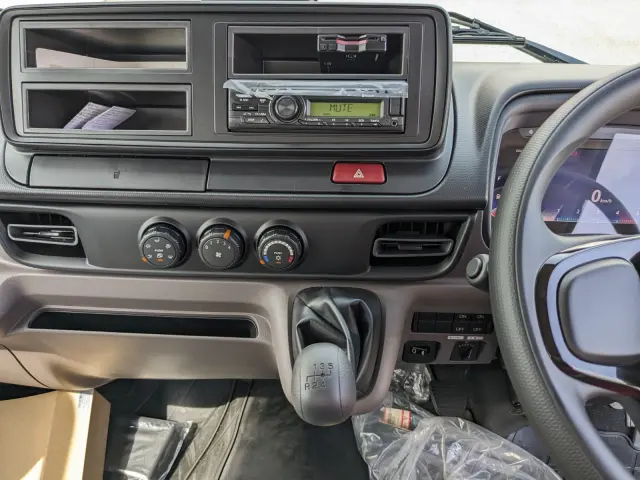 三菱 キャンター 2RG-FBAV0(2WD)の写真27