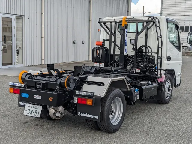 三菱 キャンター 2RG-FBAV0(2WD)の写真5