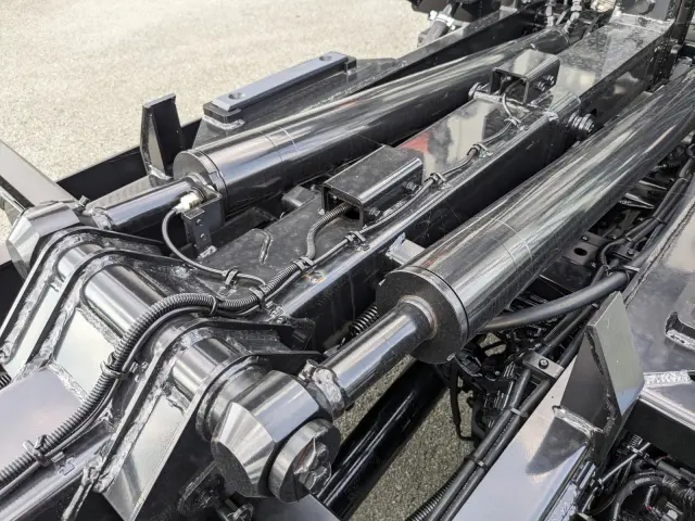 三菱 キャンター 2RG-FBAV0(2WD)の写真17