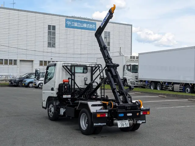 三菱 キャンター 2RG-FBAV0(2WD)の写真17