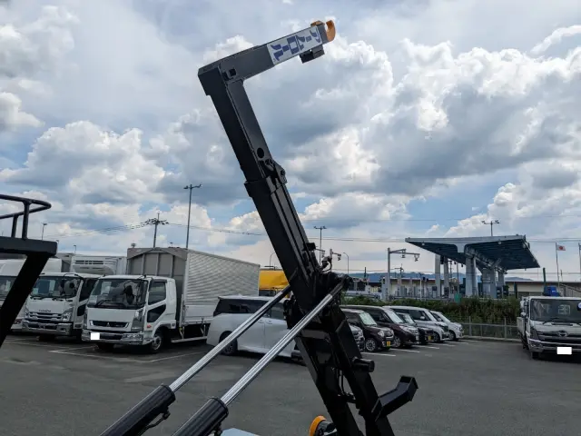 三菱 キャンター 2RG-FBAV0(2WD)の写真19