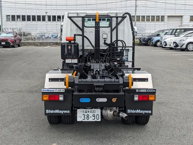 三菱 キャンター 2RG-FBAV0(2WD)の写真8
