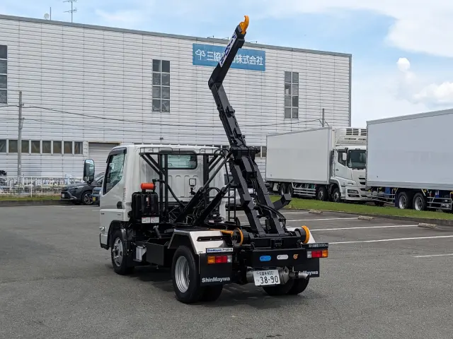 三菱 キャンター 2RG-FBAV0(2WD)の写真18