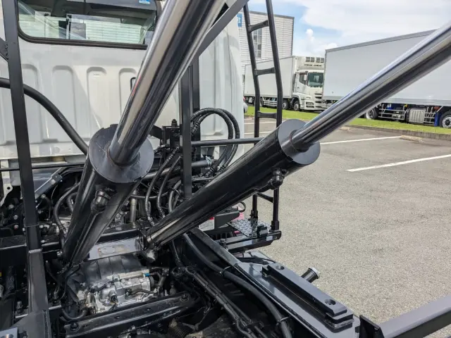 三菱 キャンター 2RG-FBAV0(2WD)の写真19