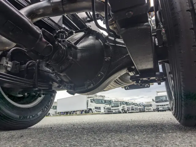 三菱 キャンター 2RG-FBAV0(2WD)の写真10