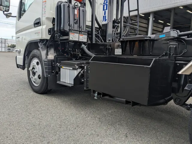 三菱 キャンター 2RG-FBAV0(2WD)の写真11