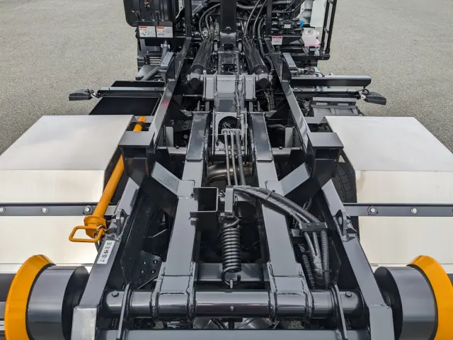 三菱 キャンター 2RG-FBAV0(2WD)の写真16