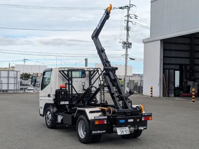 三菱 キャンター 2RG-FBAV0(2WD)の写真17