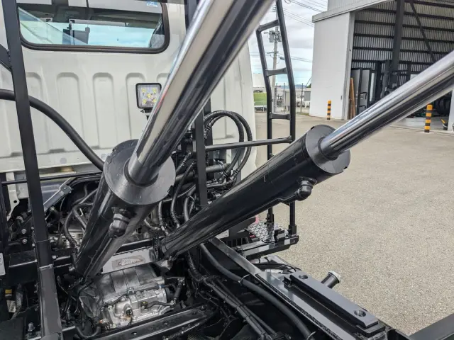 三菱 キャンター 2RG-FBAV0(2WD)の写真18