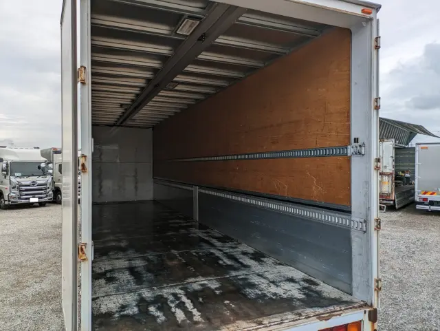 日野 プロフィア QKG-FW1EXBG(8x4)の写真17