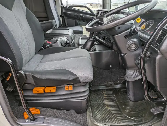 日野 プロフィア QKG-FW1EXBG(8x4)の写真37