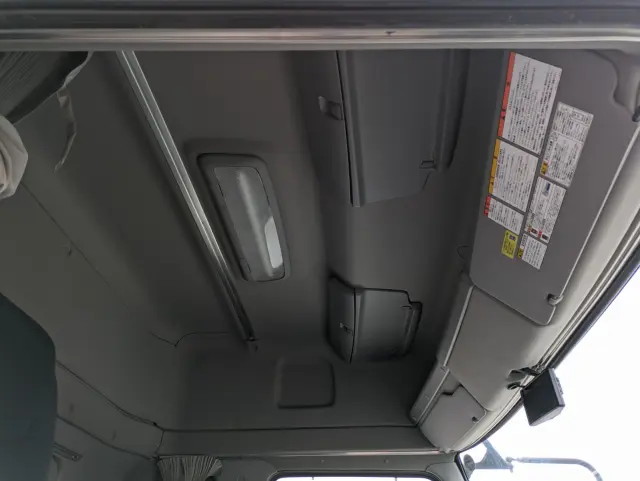 日野 プロフィア QKG-FW1EXBG(8x4)の写真38