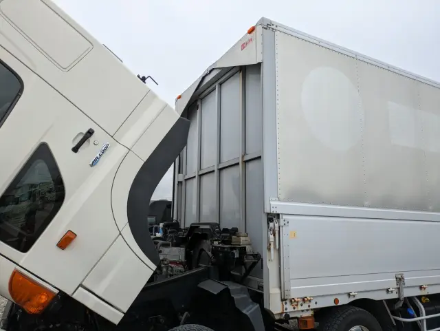 日野 プロフィア QKG-FW1EXBG(8x4)の写真45