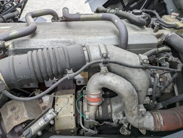 日野 プロフィア QKG-FW1EXBG(8x4)の写真47