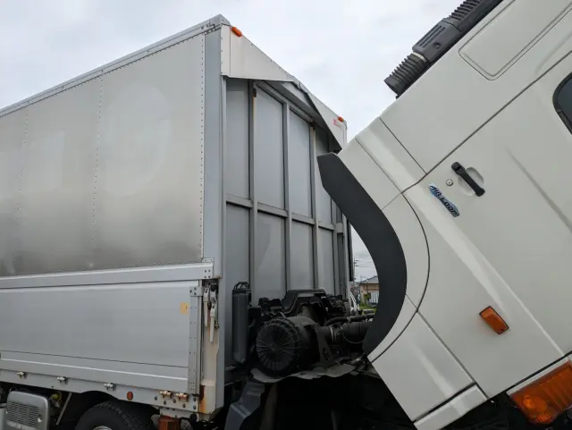 日野 プロフィア QKG-FW1EXBG(8x4)の写真48