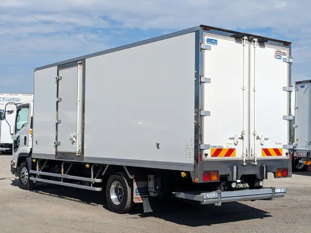 いすゞ フォワード TKG-FRR90S2(2WD)の写真4