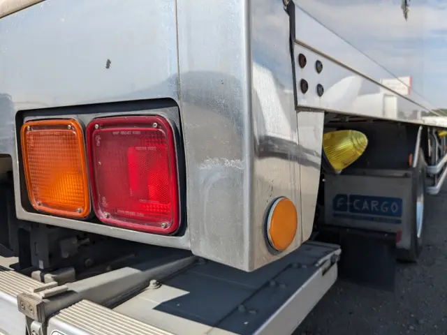 いすゞ フォワード TKG-FRR90S2(2WD)の写真8