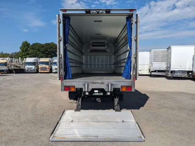 いすゞ フォワード TKG-FRR90S2(2WD)の写真10