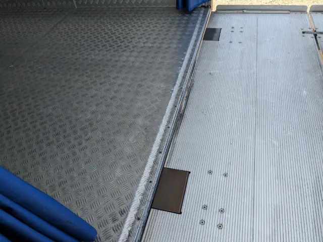 いすゞ フォワード TKG-FRR90S2(2WD)の写真12