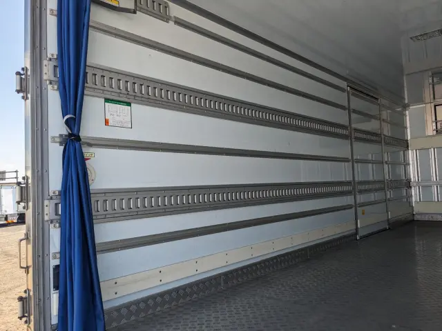 いすゞ フォワード TKG-FRR90S2(2WD)の写真23