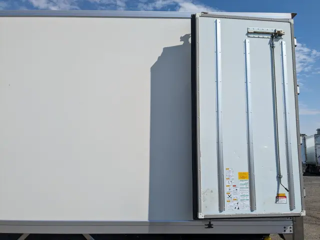 いすゞ フォワード TKG-FRR90S2(2WD)の写真24