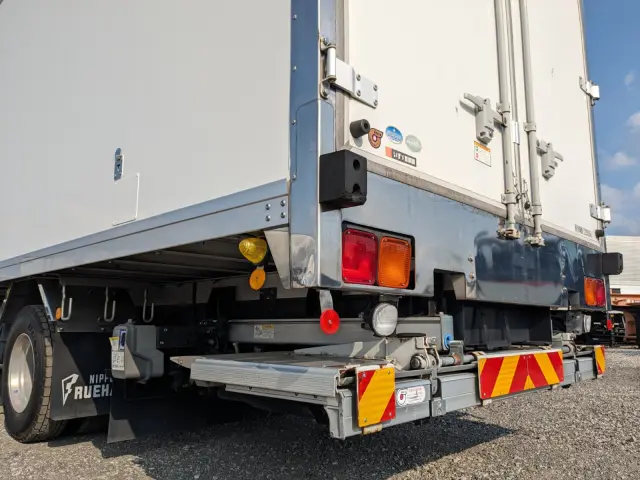 いすゞ フォワード TKG-FRR90S2(2WD)の写真8