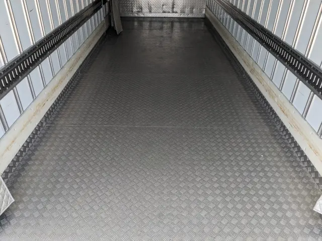 いすゞ フォワード TKG-FRR90S2(2WD)の写真15