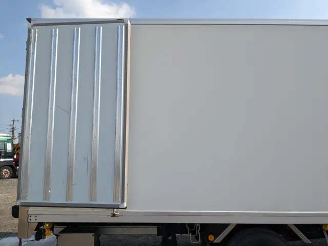 いすゞ フォワード TKG-FRR90S2(2WD)の写真32