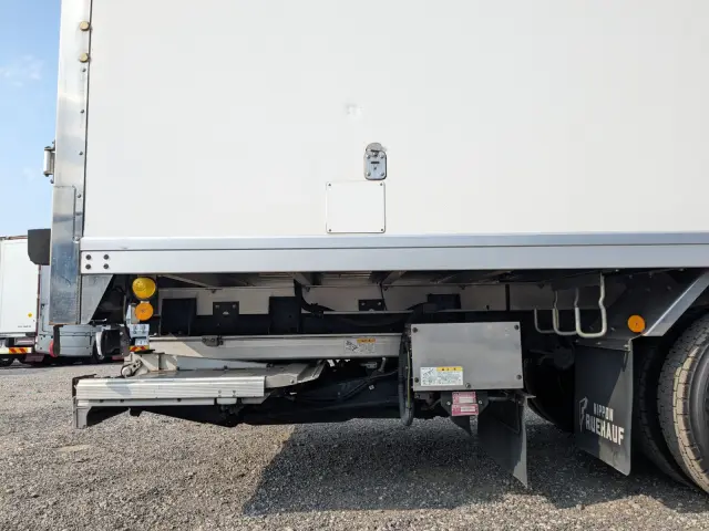 いすゞ フォワード TKG-FRR90S2(2WD)の写真33