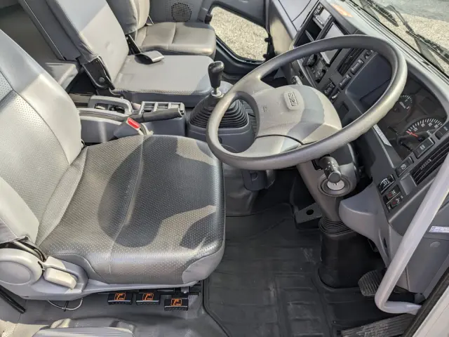 いすゞ フォワード TKG-FRR90S2(2WD)の写真38