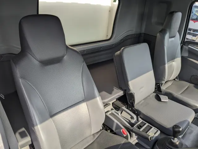 いすゞ フォワード TKG-FRR90S2(2WD)の写真40