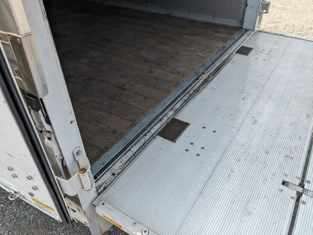 三菱 ファイター 2KG-FK61F(2WD)の写真12