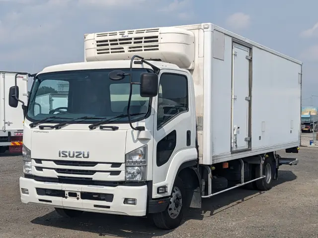 いすゞ フォワード TKG-FRR90S2(2WD)の写真1