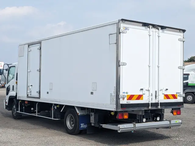 いすゞ フォワード TKG-FRR90S2(2WD)の写真4