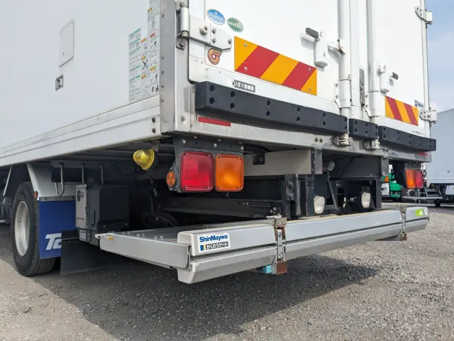 いすゞ フォワード TKG-FRR90S2(2WD)の写真8